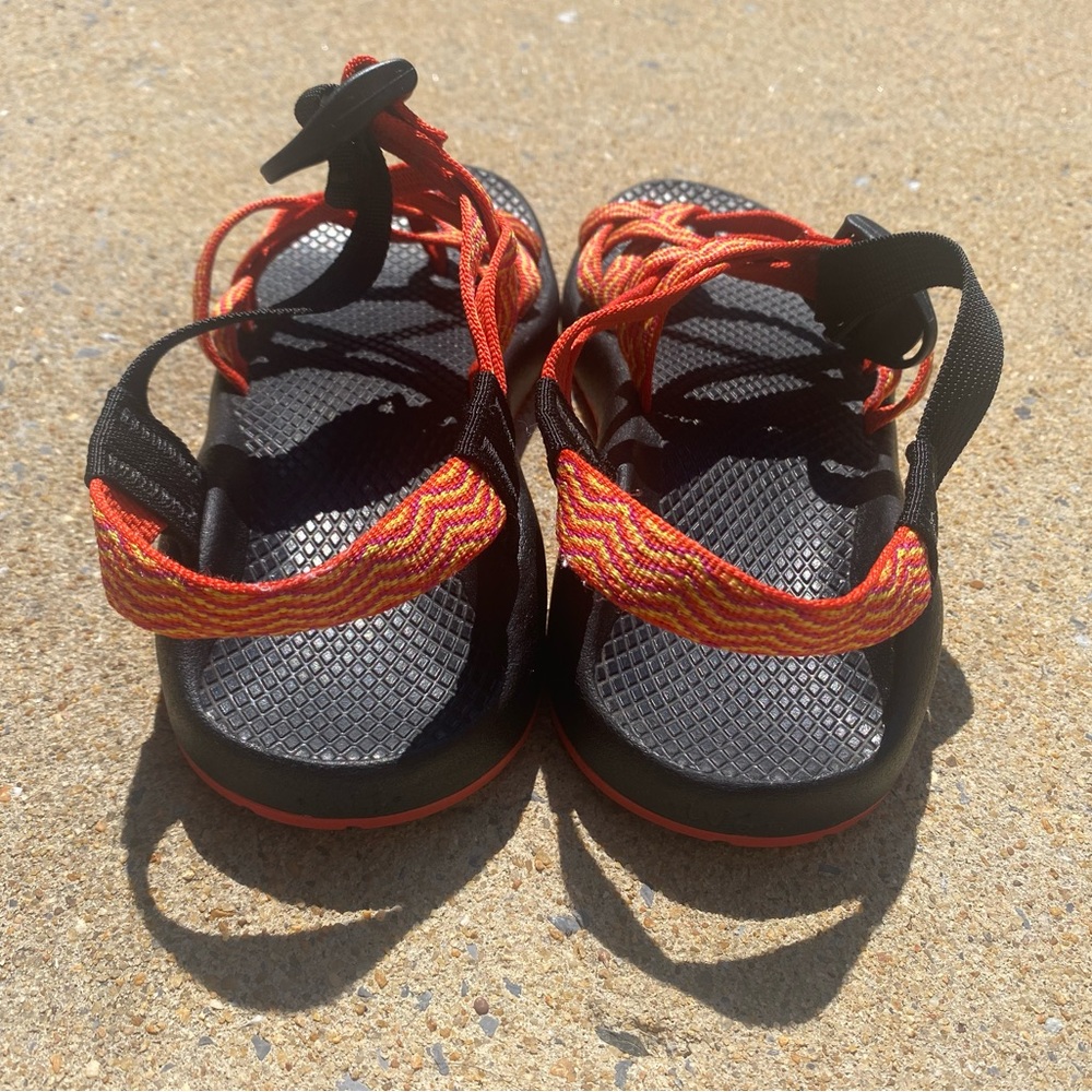 Lot of 2 Chaco Choco’s Sandals one Blue and one Orange - Picture 6 of 11